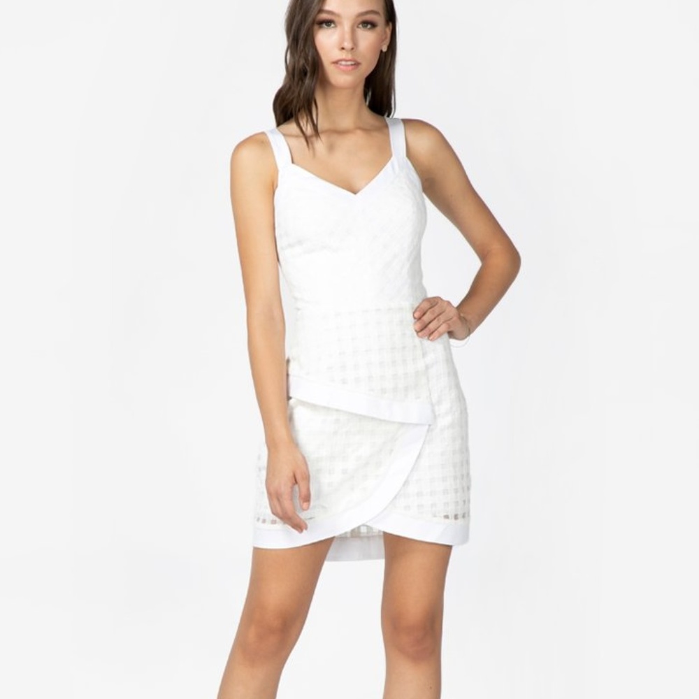 ✨NWT ✨Adelyn Rae Lilie Embroidered White Dress